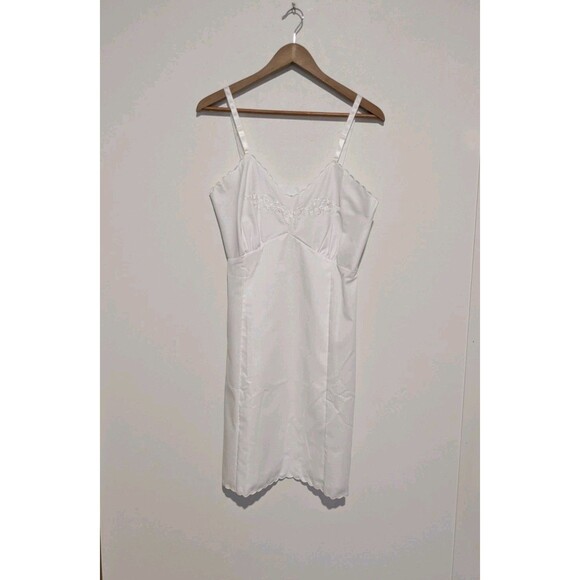 Vintage 60s White Emb Cotton Blend Fabric Full Slip Dress Sz 36 Scalloped Hem - Picture 1 of 6